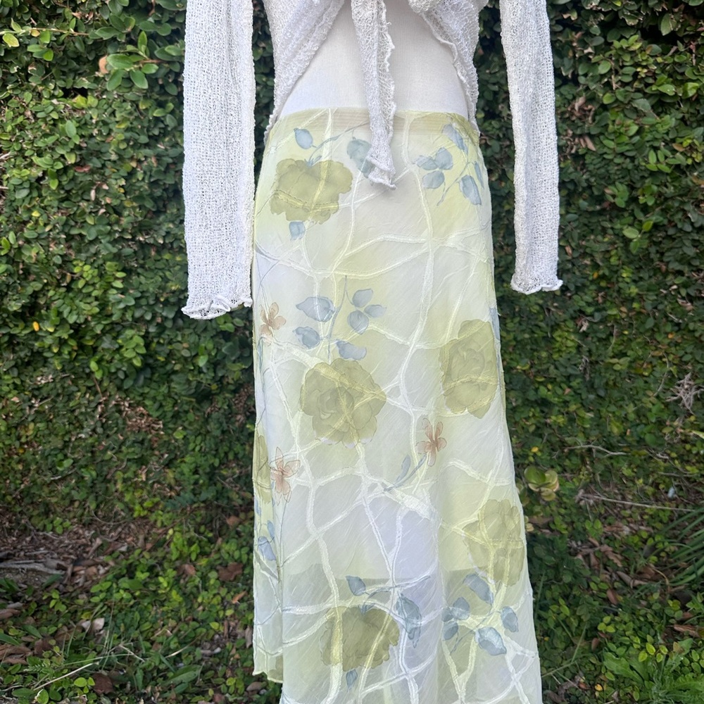 ✨delicate mesh floral asymmetrical maxi skirt